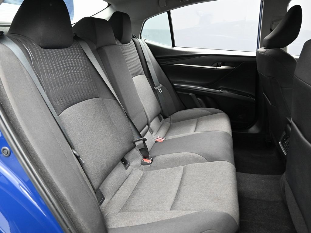 Used 2025 Toyota Camry LE w/ Convenience Package image 38