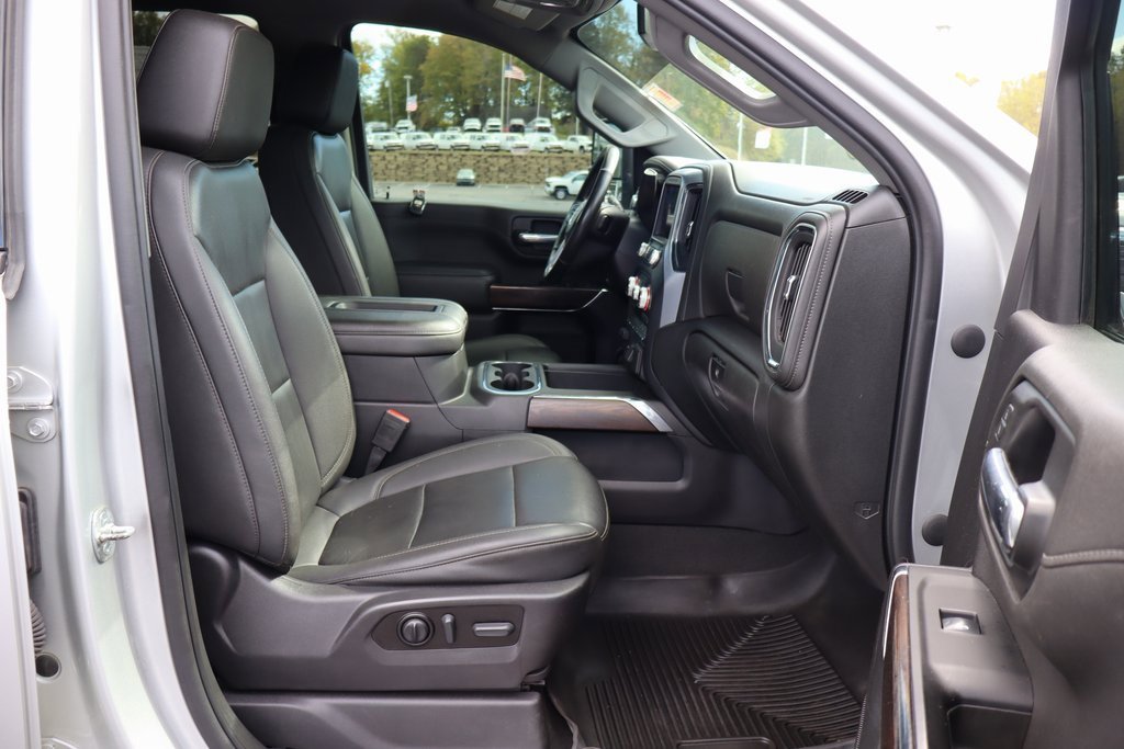 Used 2022 GMC Sierra 3500 SLT w/ SLT Convenience Package image 16