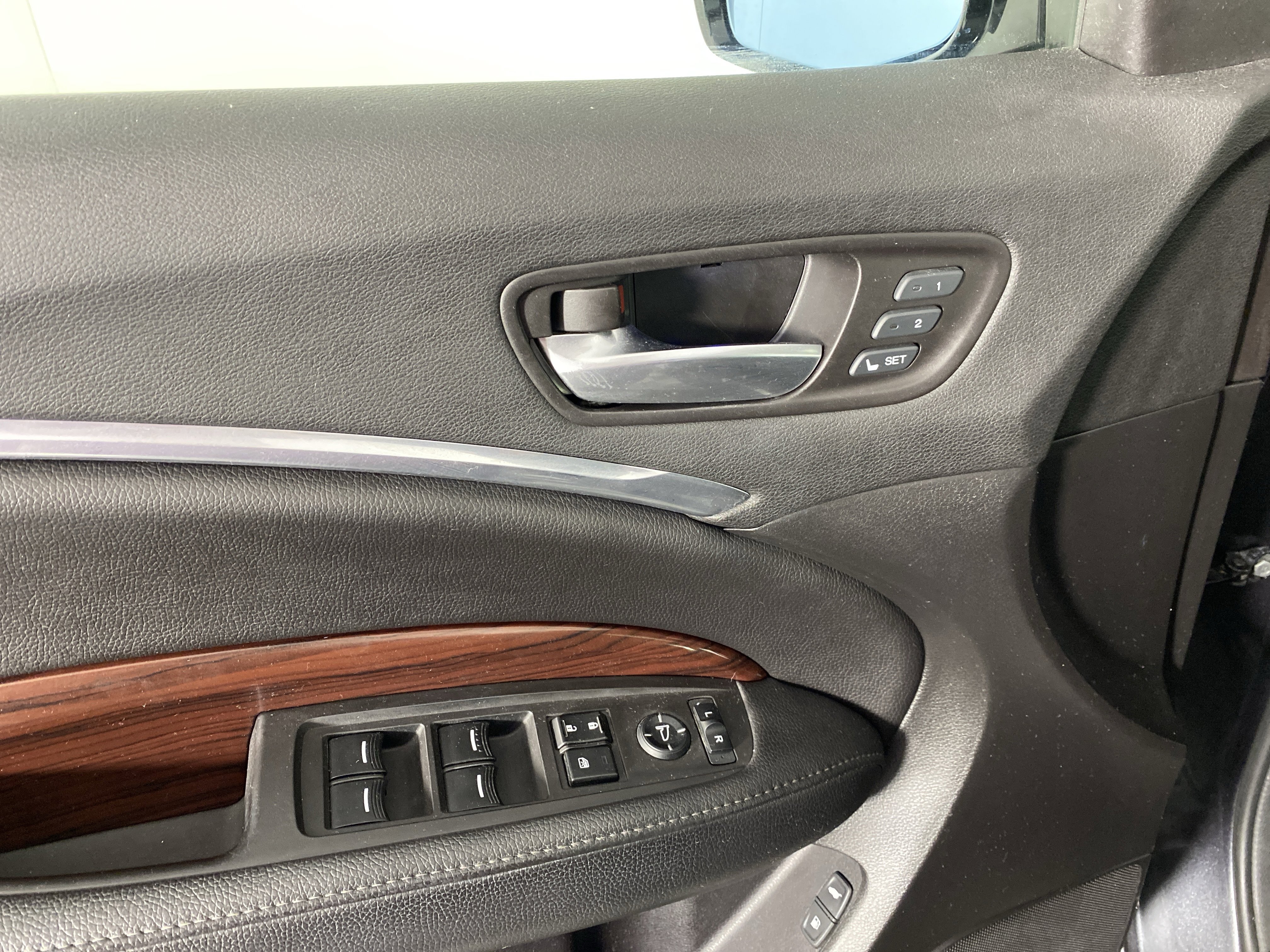 Used 2015 Acura MDX SH-AWD w/ Technology Package image 14