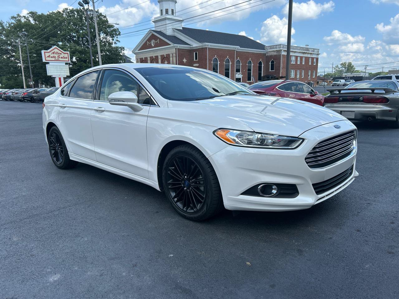 Used 2014 Ford Fusion SE w/ Equipment Group 202A FWD image 3
