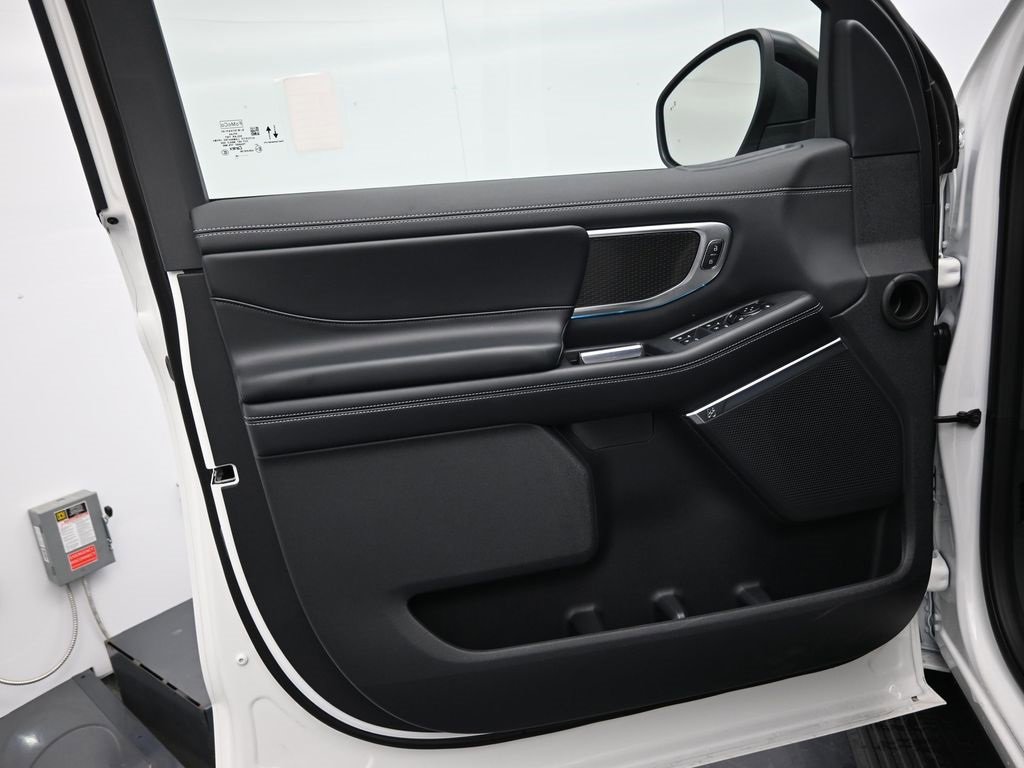 New 2025 Ford Expedition Max Platinum w/ Stealth Performance Package image 9