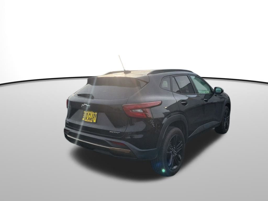 Used 2025 Chevrolet Trax ACTIV image 10