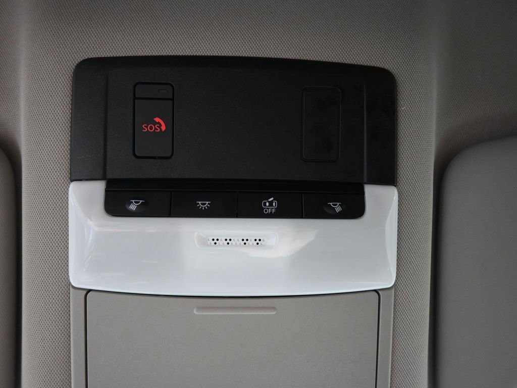 Used 2025 Nissan Rogue SV AWD/4WD image 21