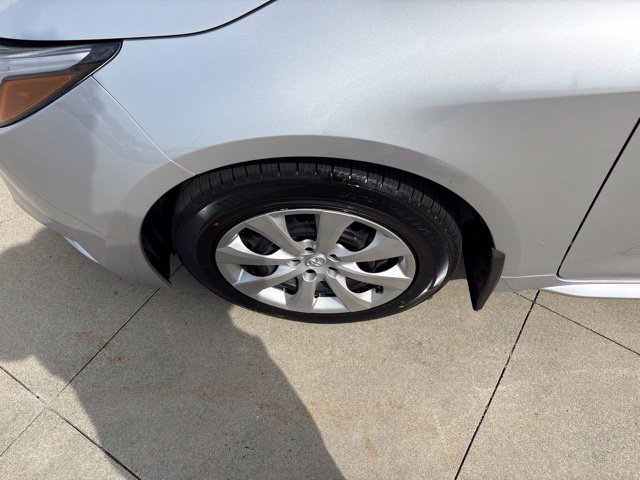 Used 2025 Toyota Corolla LE AWD/4WD image 15