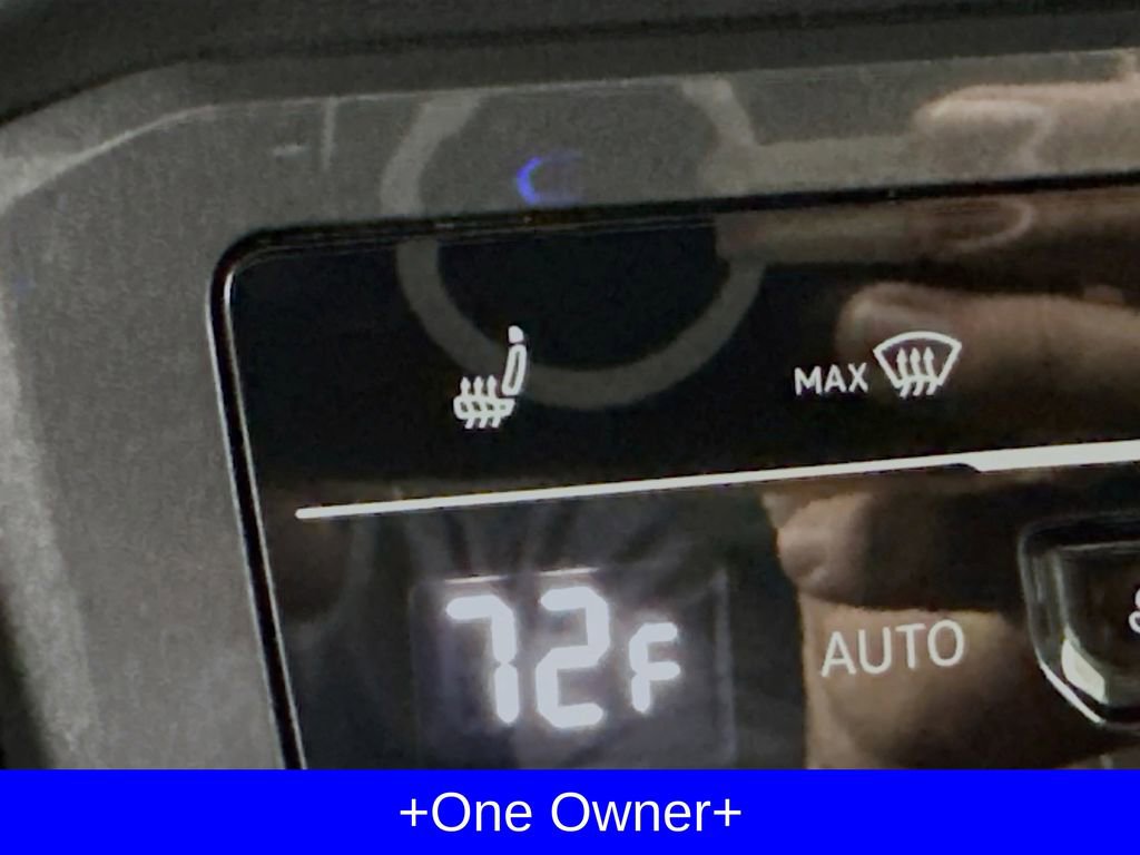 Used 2024 Volkswagen Tiguan SE w/ Panoramic Sunroof Package image 14