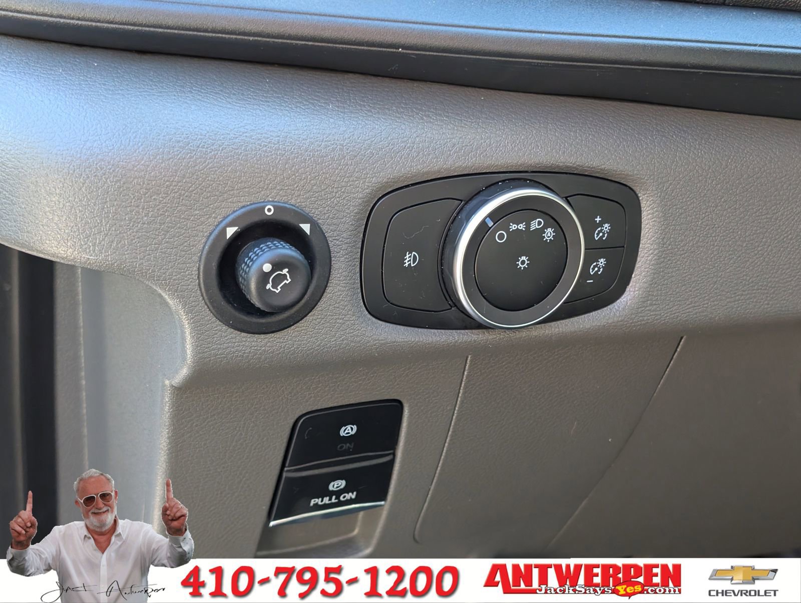 Used 2024 Ford Transit 250 Low Roof w/ Exterior Upgrade Package image 19