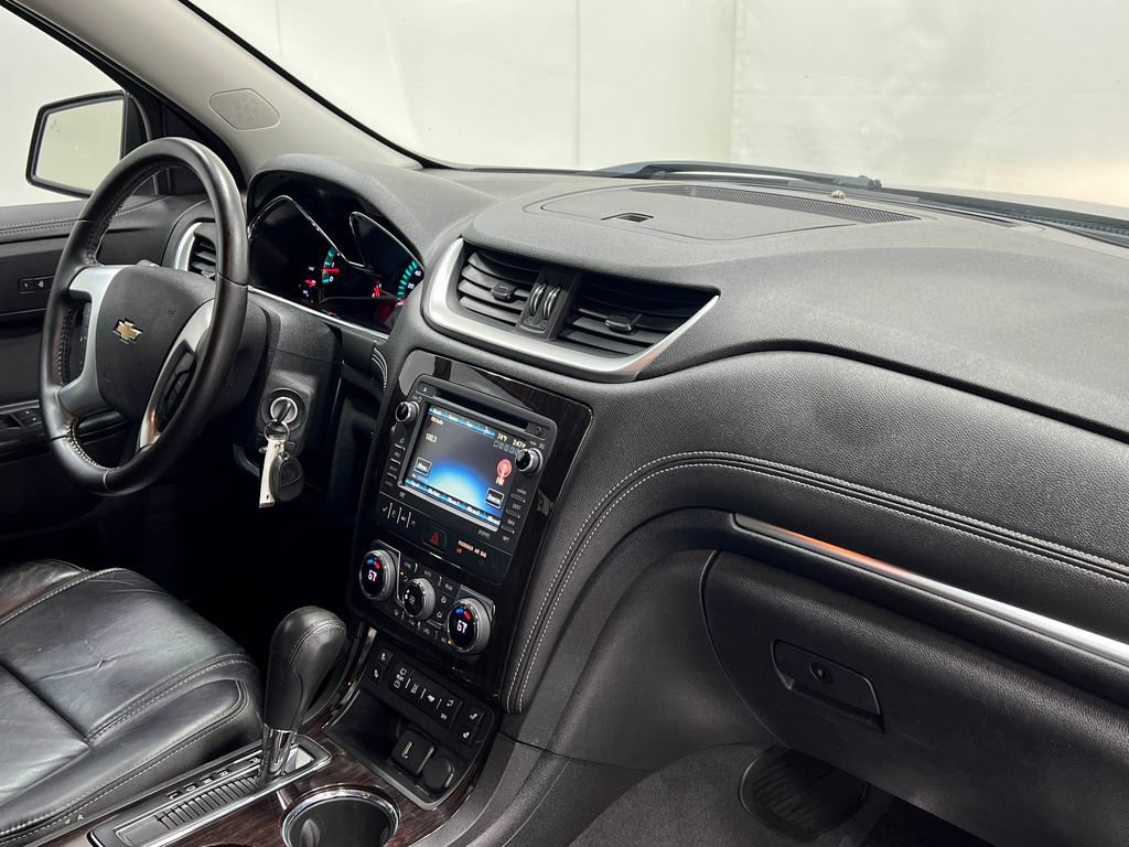 Used 2016 Chevrolet Traverse LT FWD image 21
