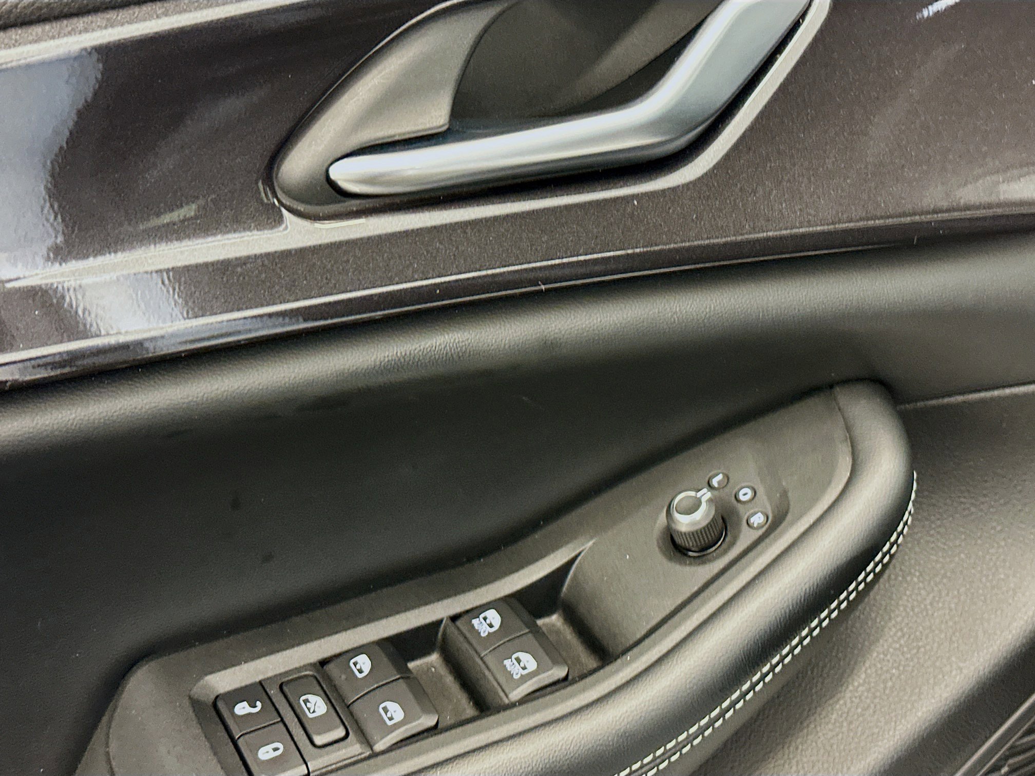 Used 2023 Jeep Grand Cherokee L Laredo image 15