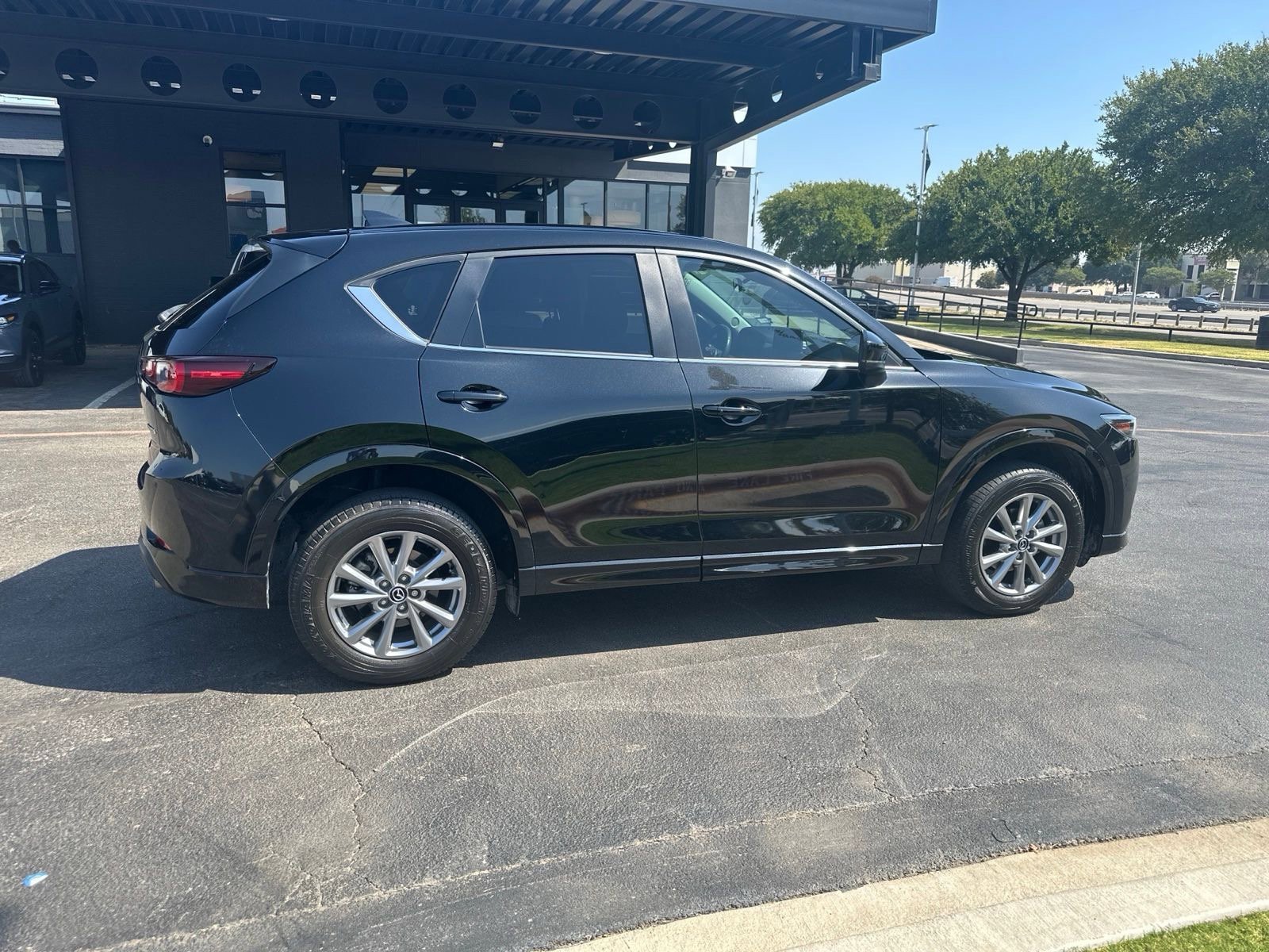 Certified 2024 MAZDA CX-5 AWD 2.5 S w/ Select Package image 4