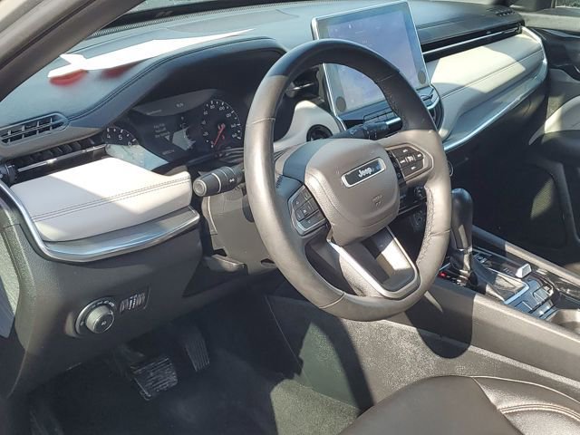 Used 2024 Jeep Compass Limited image 8