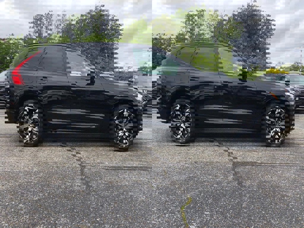 Used 2025 Volvo XC60 B5 Ultra w/ Protection Package Premier image 8