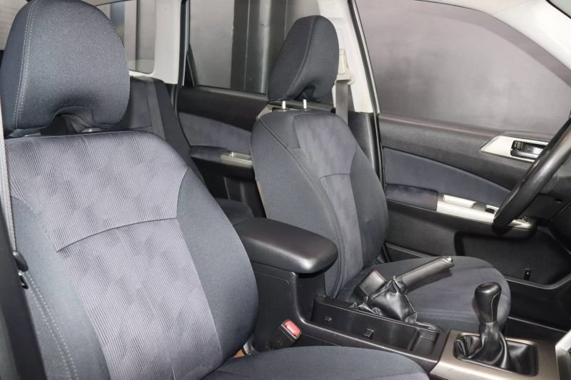 Used 2010 Subaru Forester 2.5X image 25