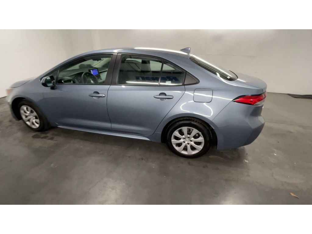Used 2023 Toyota Corolla LE image 6
