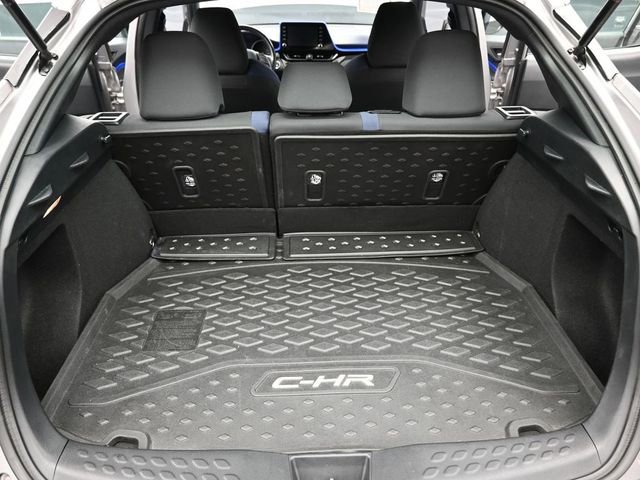 Certified 2020 Toyota C-HR XLE image 28