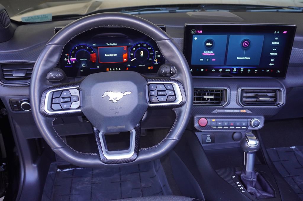 Used 2025 Ford Mustang EcoBoost image 18