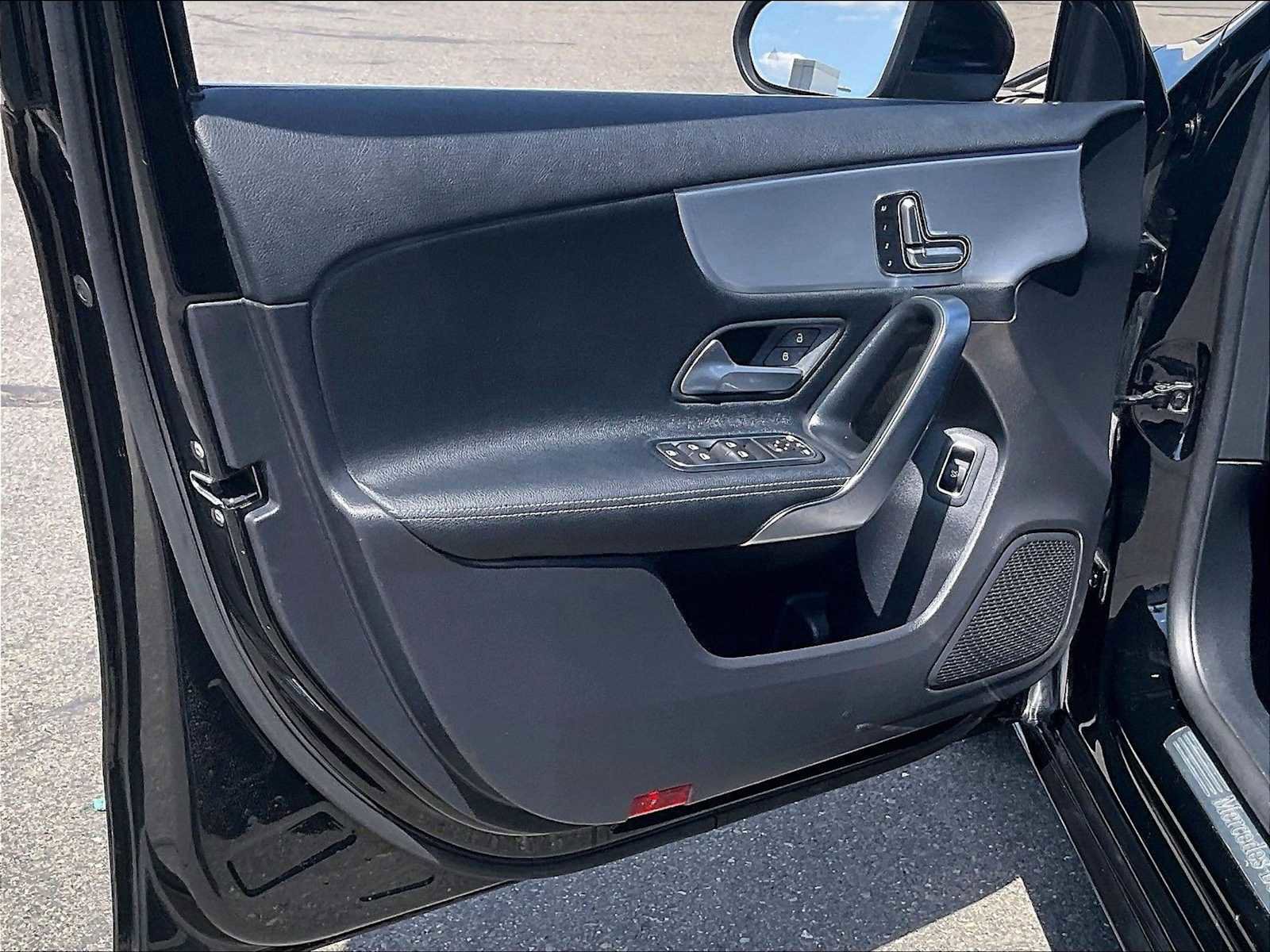 Used 2022 Mercedes-Benz A 220 image 24