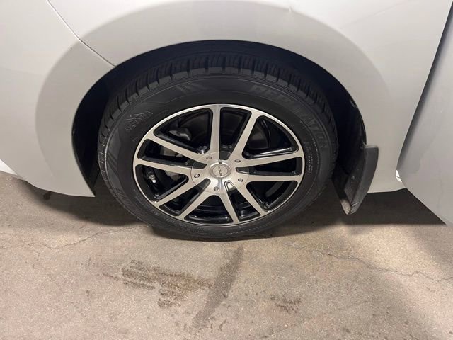 Used 2015 Toyota Corolla LE image 28