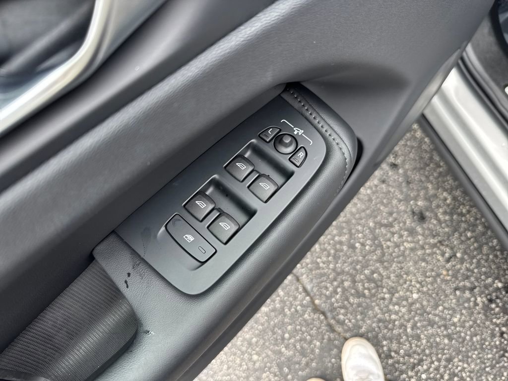 Certified 2025 Volvo XC60 B5 Core w/ Climate Package image 14