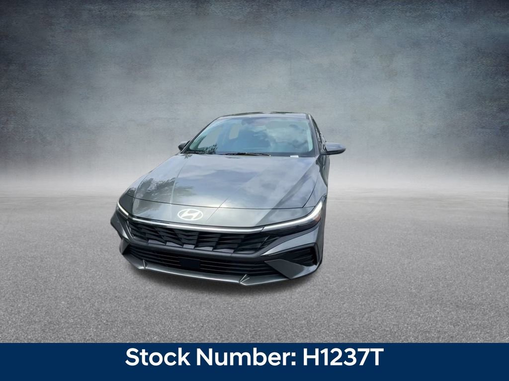 New 2025 Hyundai Elantra Limited image 6