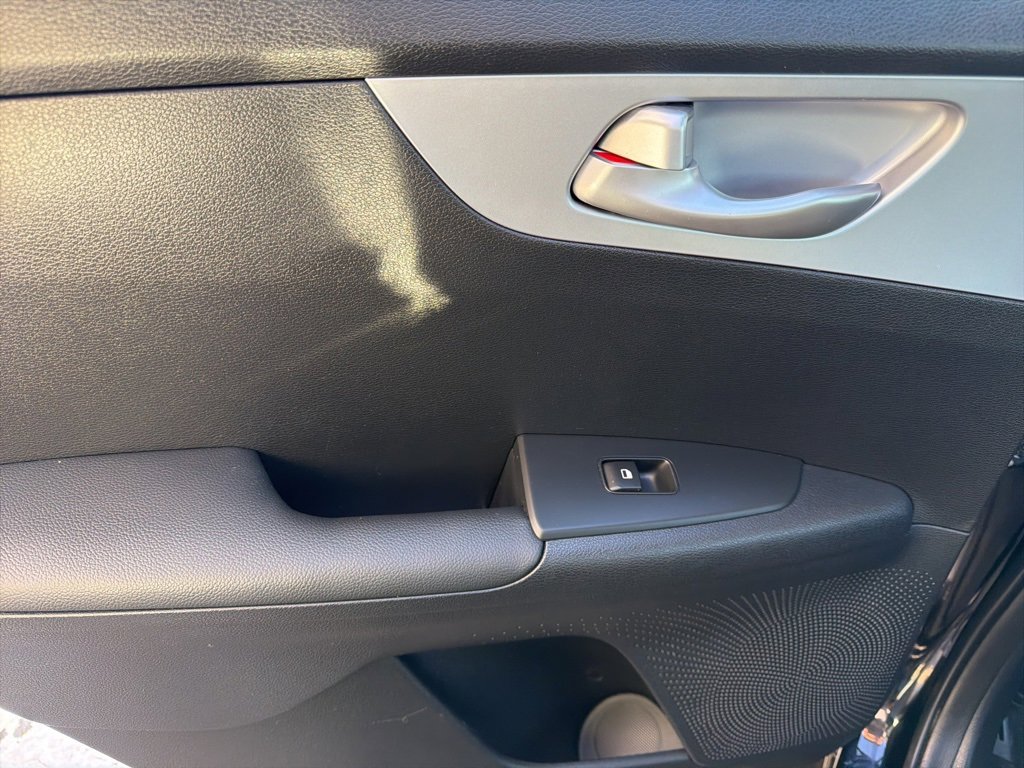 Used 2024 Kia Forte LXS image 28