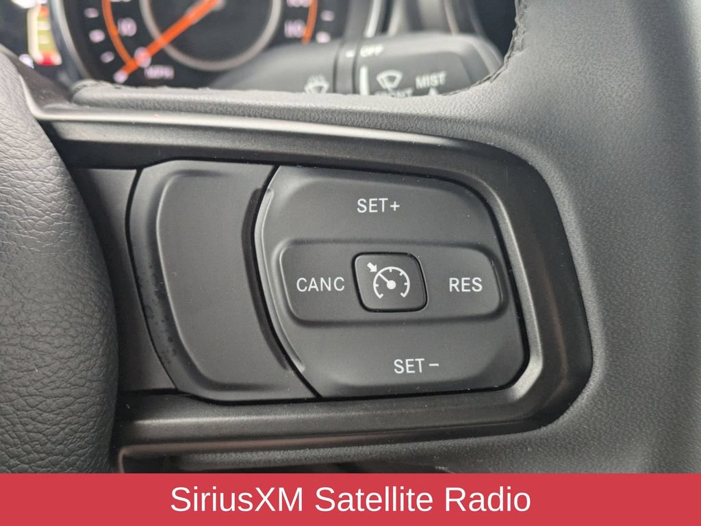Used 2023 Jeep Gladiator Sport AWD/4WD image 15