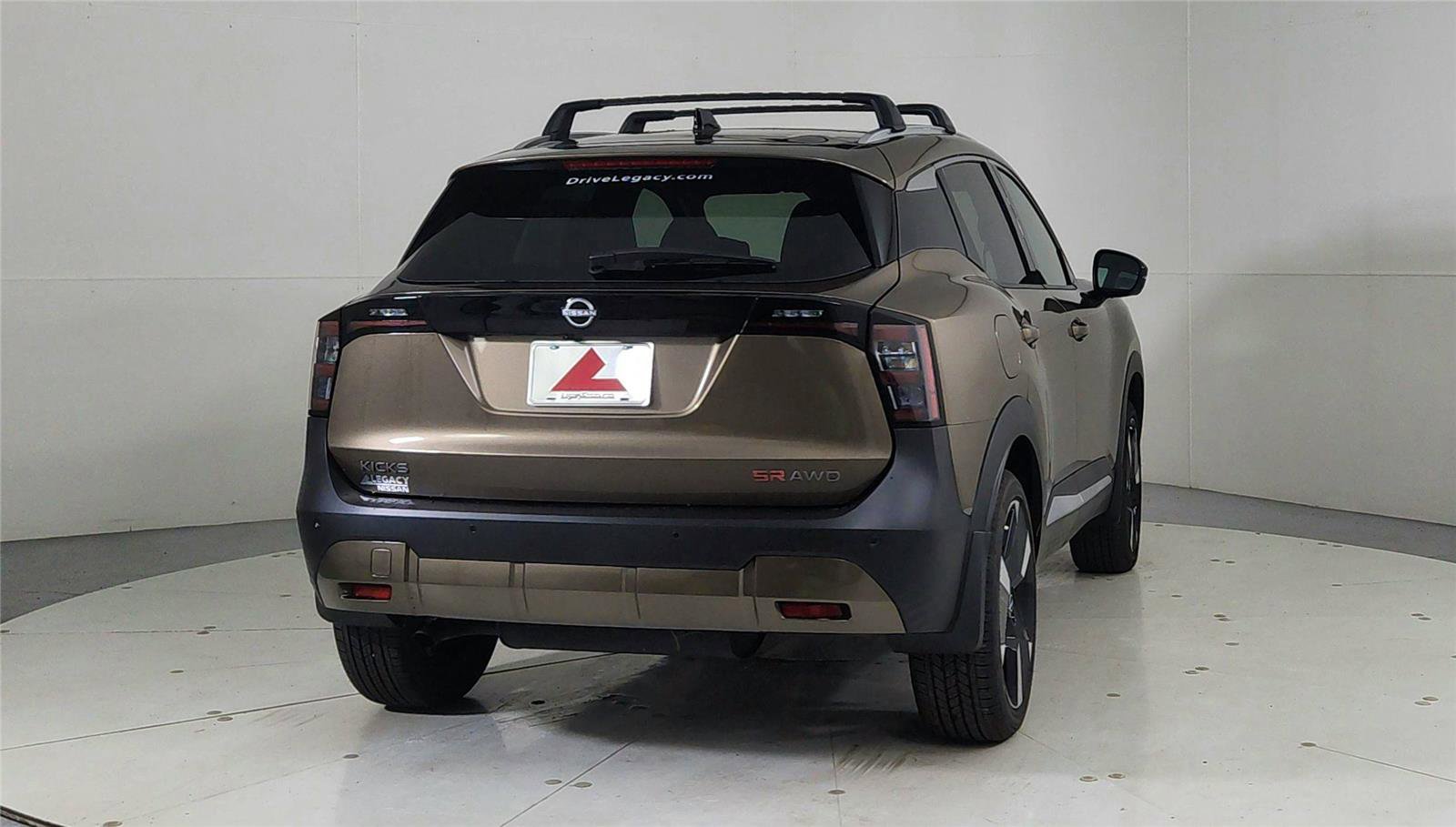 New 2026 Nissan Kicks SR w/ Cold Weather Package image 6