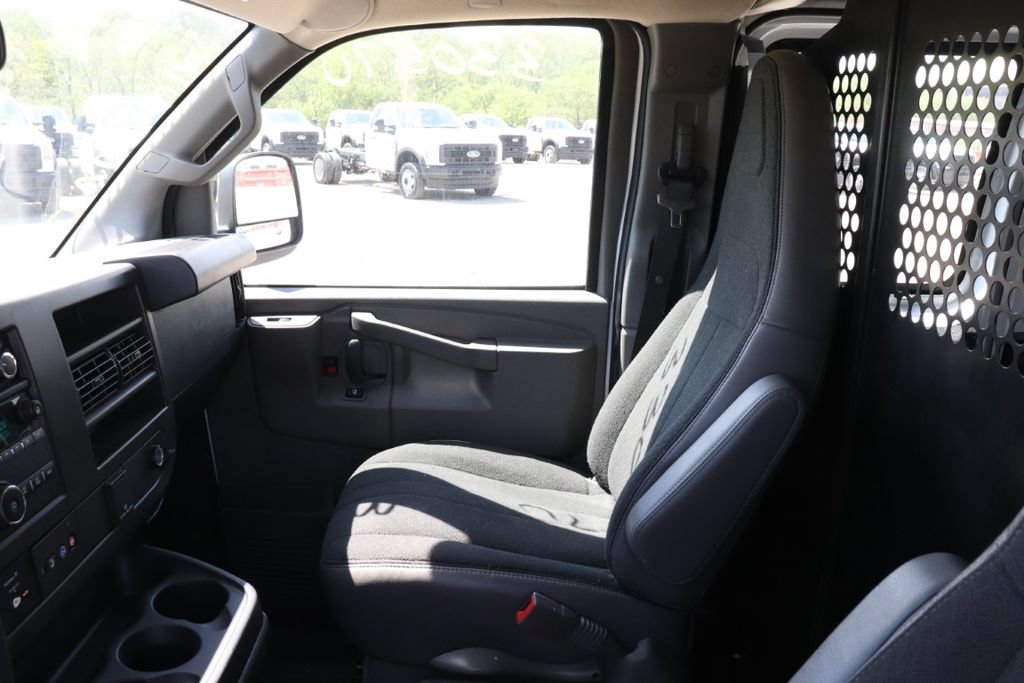 Used 2024 GMC Savana 2500 w/ Driver Convenience Package RWD image 13