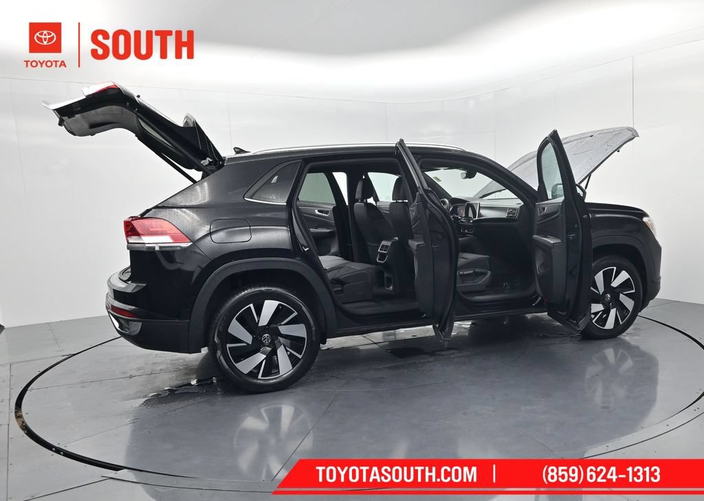Used 2024 Volkswagen Atlas Cross Sport SE FWD image 63