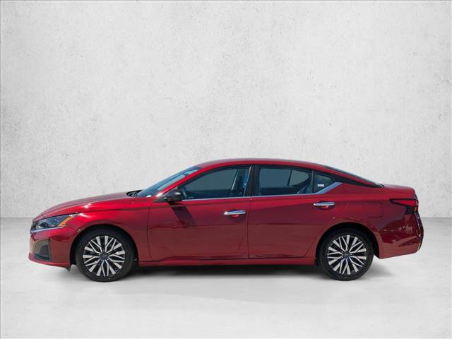 Used 2025 Nissan Altima 2.5 SV FWD image 9