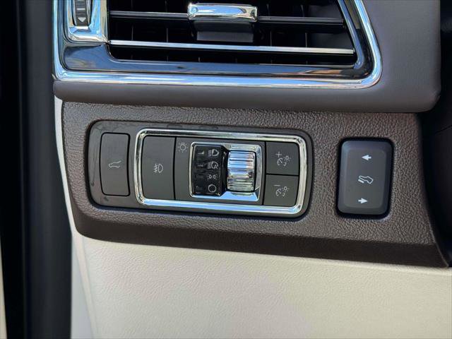 Used 2024 Lincoln Navigator L Black Label AWD/4WD image 21