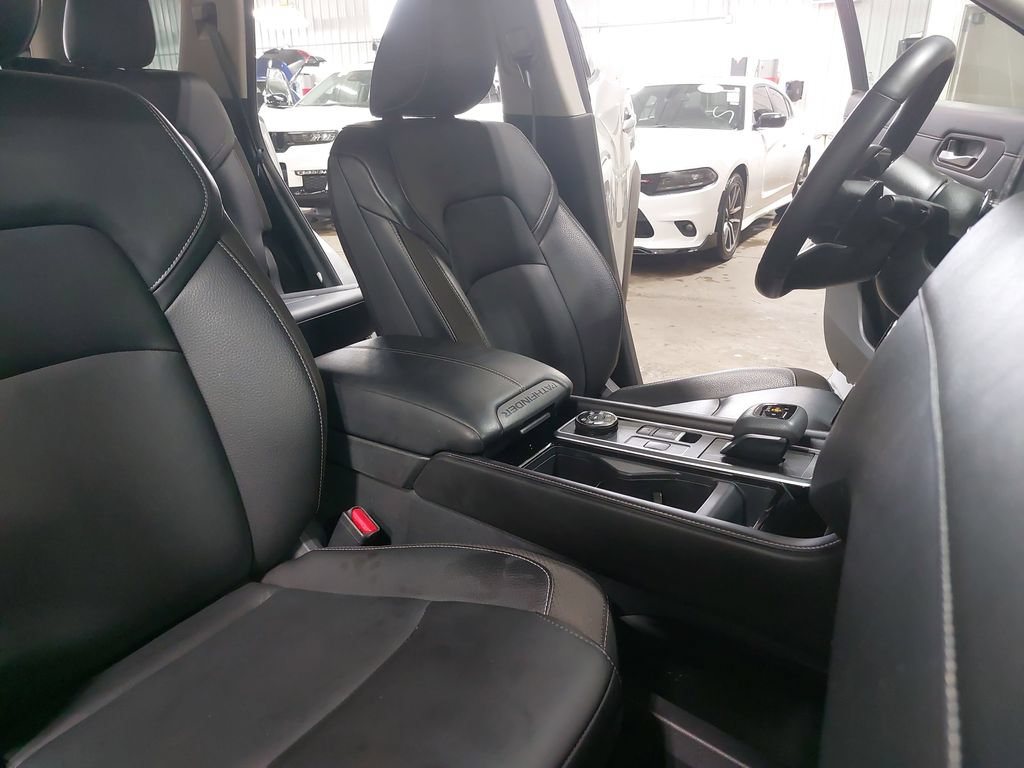 Certified 2024 Nissan Pathfinder SL AWD/4WD image 10