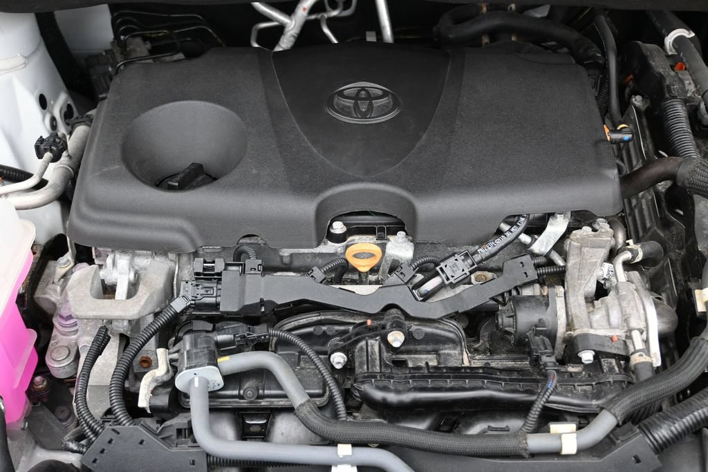 Used 2021 Toyota Sienna LE FWD image 39