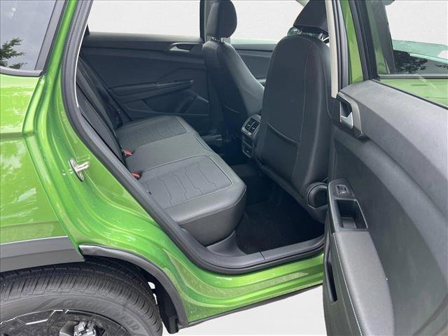 New 2025 Volkswagen Taos SE image 16