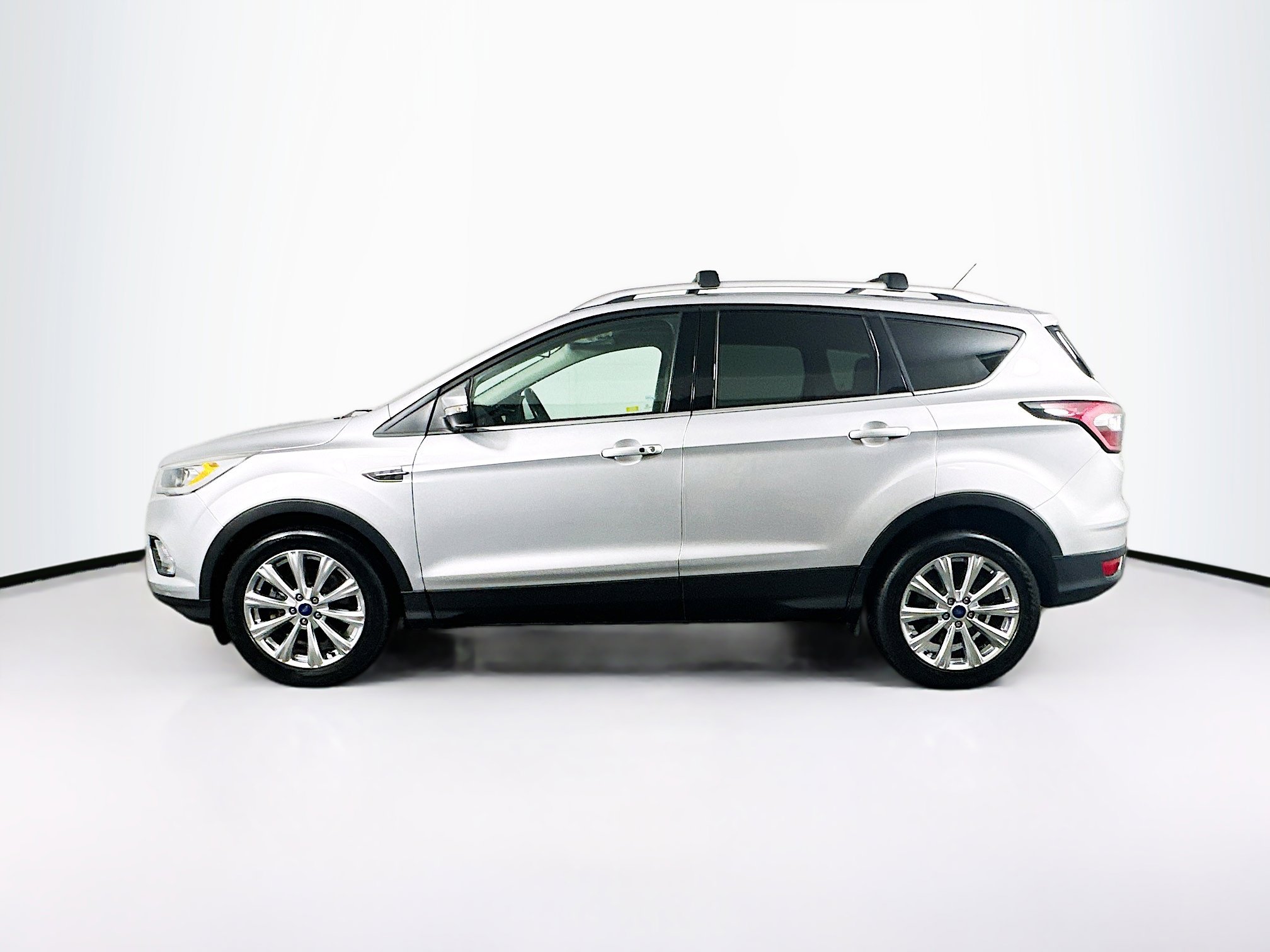 Used 2017 Ford Escape Titanium FWD image 4