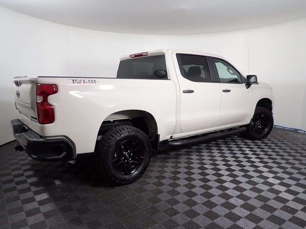 New 2026 Chevrolet Silverado 1500 Custom Trail Boss w/ LPO, Dark Essentials Package AWD/4WD image 16