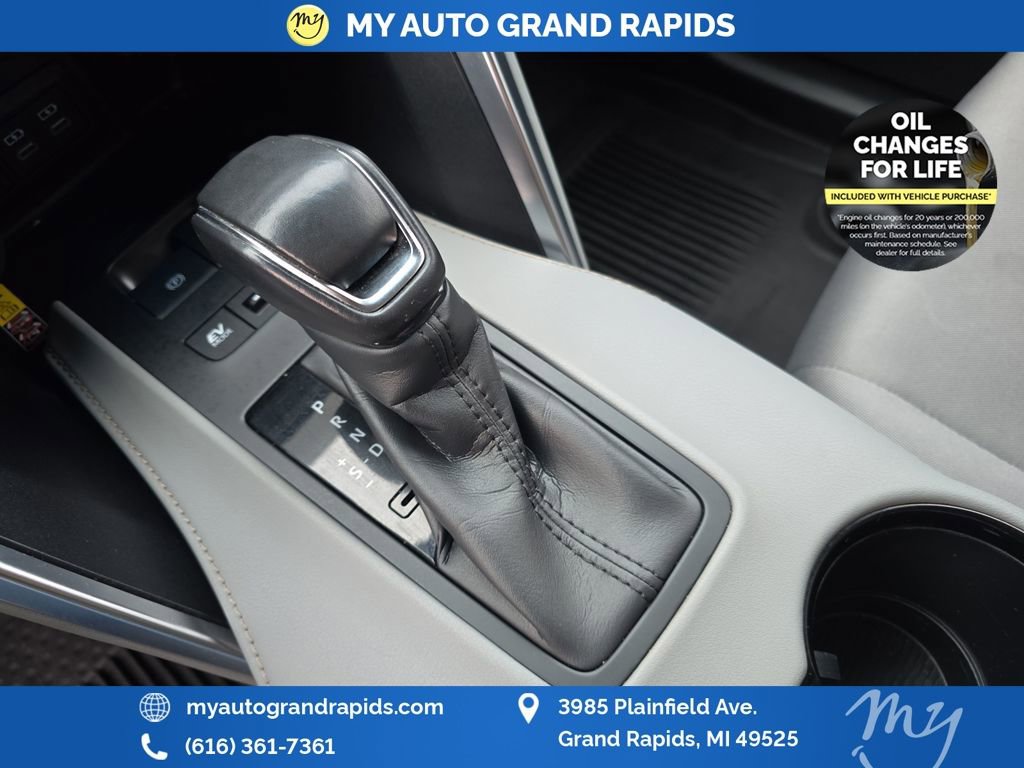 Used 2024 Toyota Venza LE image 25