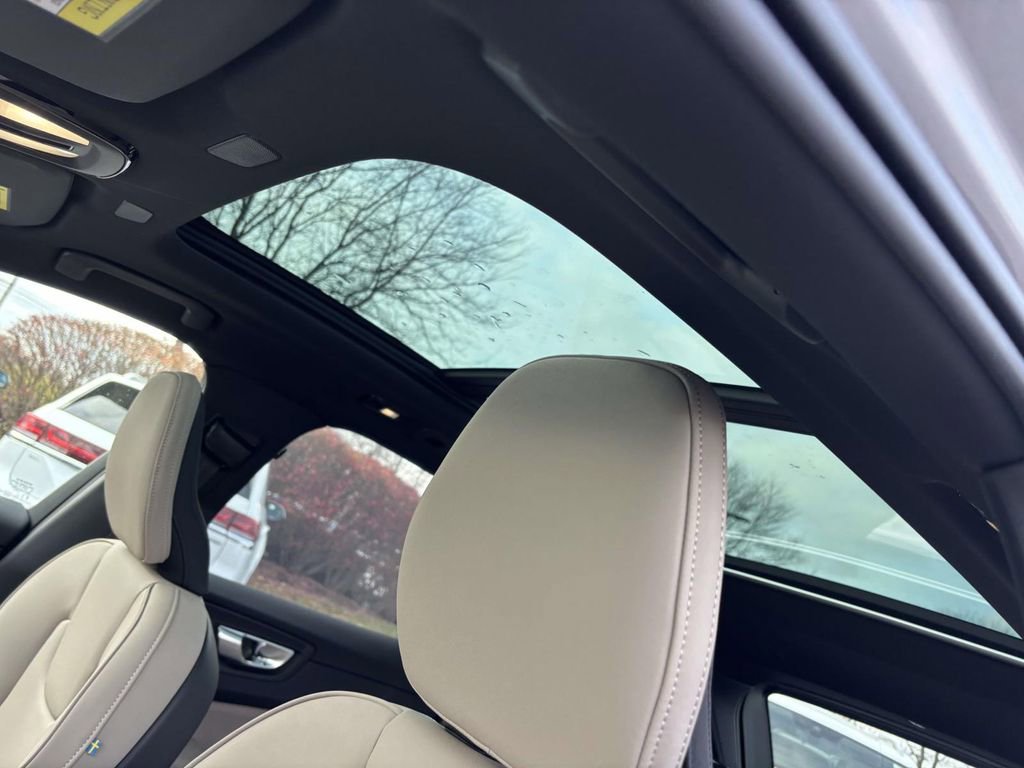 New 2026 Volvo XC60 B5 Plus w/ Protection Package Premier image 24