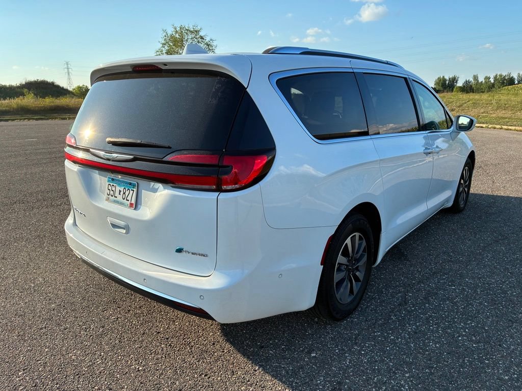 Used 2021 Chrysler Pacifica Touring-L FWD image 8