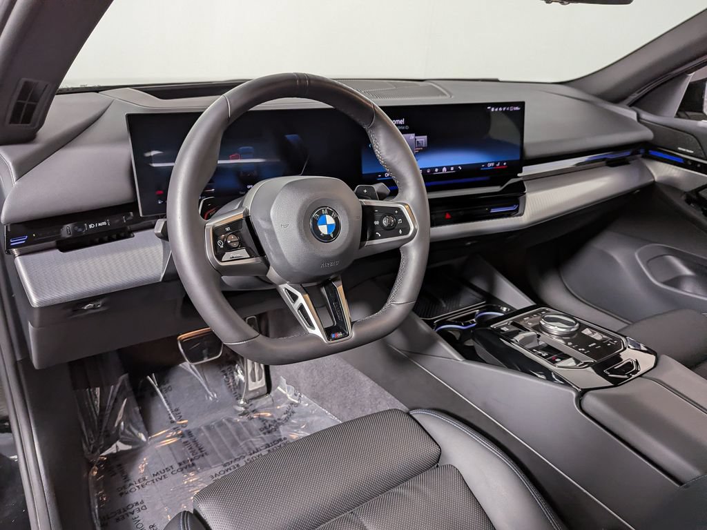 Used 2026 BMW 530i xDrive w/ M Sport Package AWD/4WD image 17