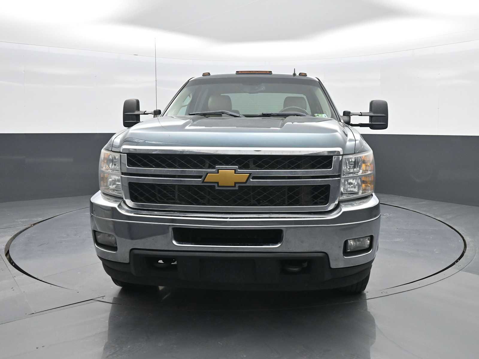 Used 2012 Chevrolet Silverado 3500 LTZ image 3