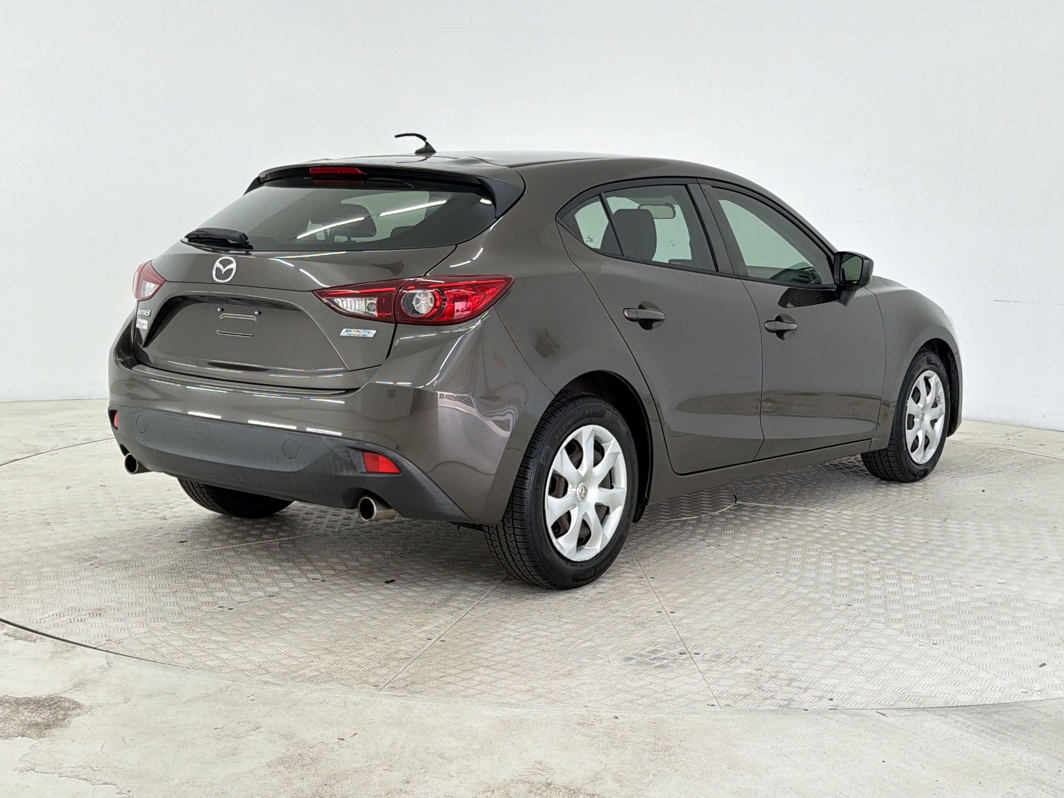 Used 2015 MAZDA MAZDA3 i Sport FWD image 9