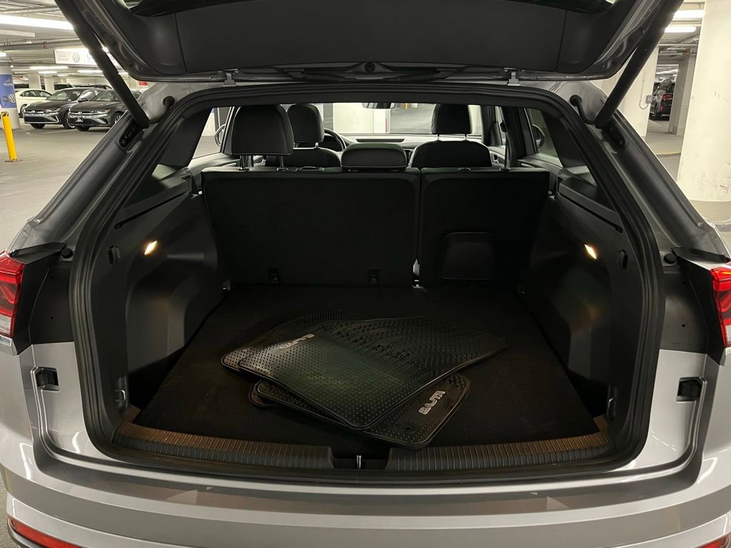 Certified 2020 Volkswagen Atlas Cross Sport SEL image 38