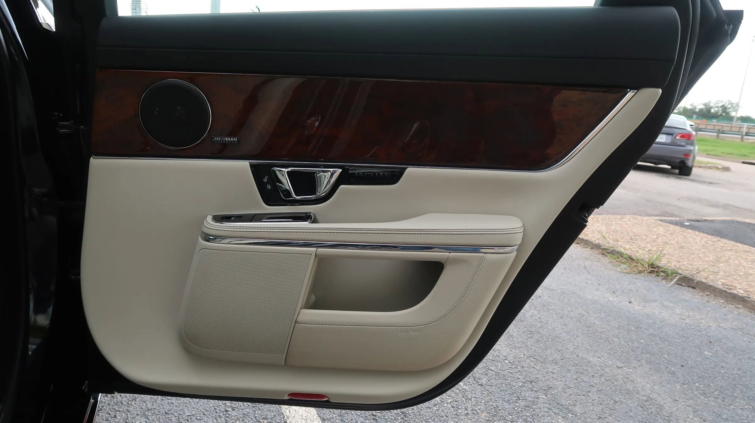 Used 2019 Jaguar XJ L Portfolio image 52