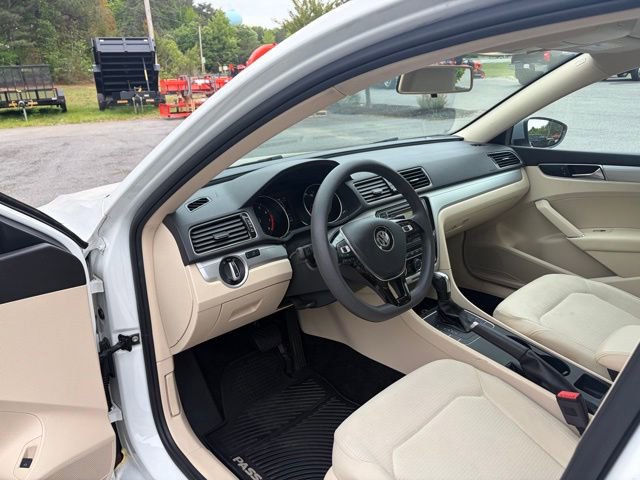 Used 2018 Volkswagen Passat 2.0T S FWD image 8