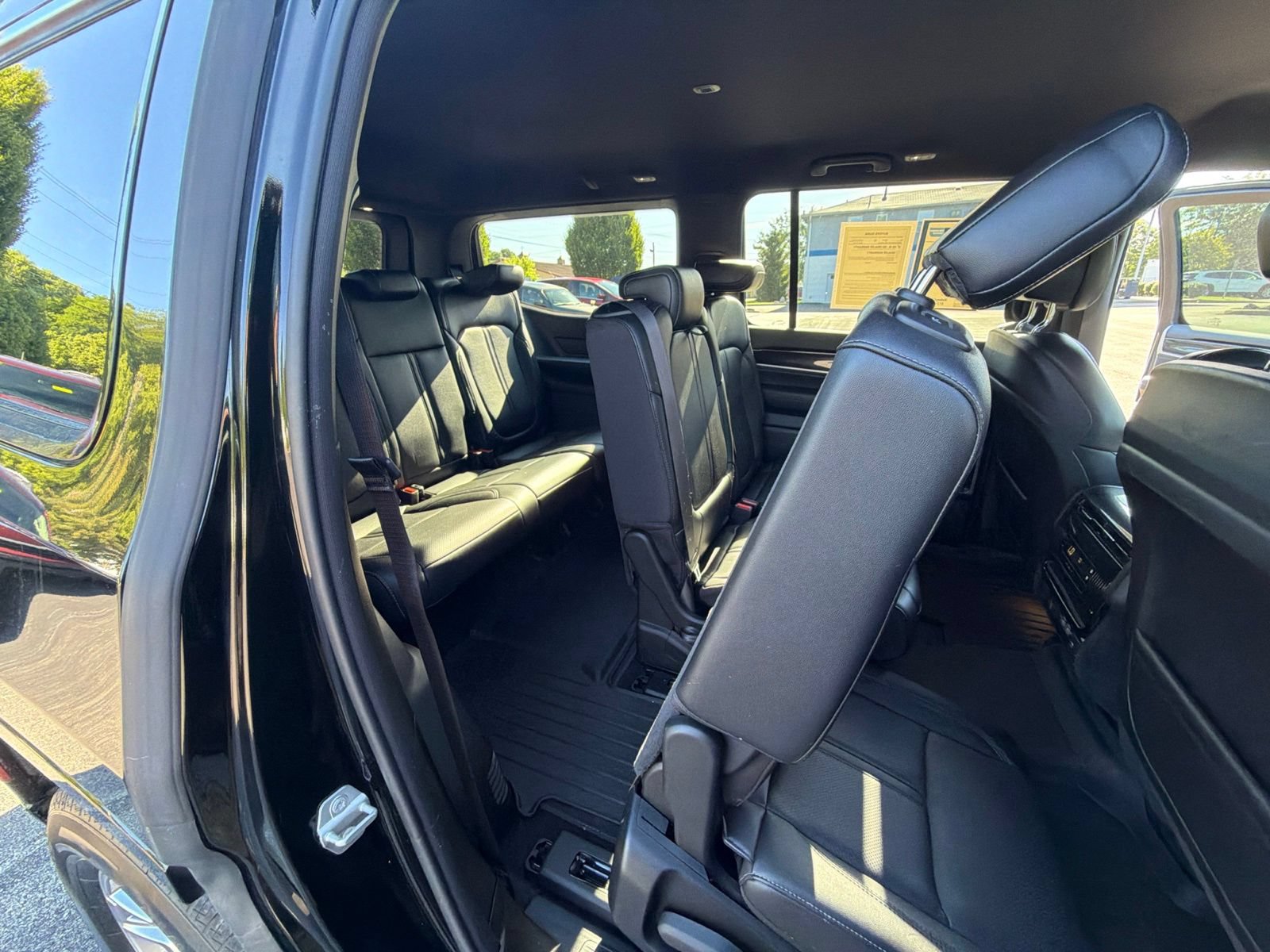 Used 2024 Jeep Wagoneer 4WD image 29
