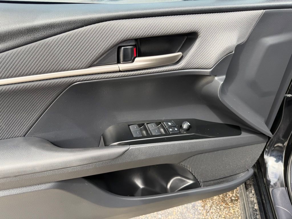 Used 2025 Toyota Camry SE FWD image 22