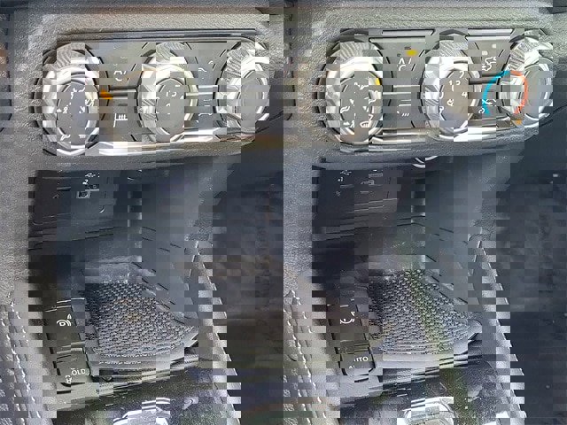 Certified 2024 Nissan Kicks SV image 17