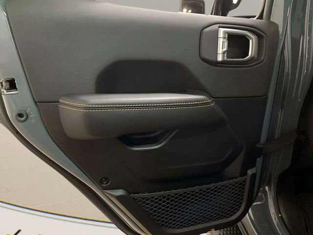 Used 2025 Jeep Wrangler Unlimited Sahara w/ Safety Group AWD/4WD image 75