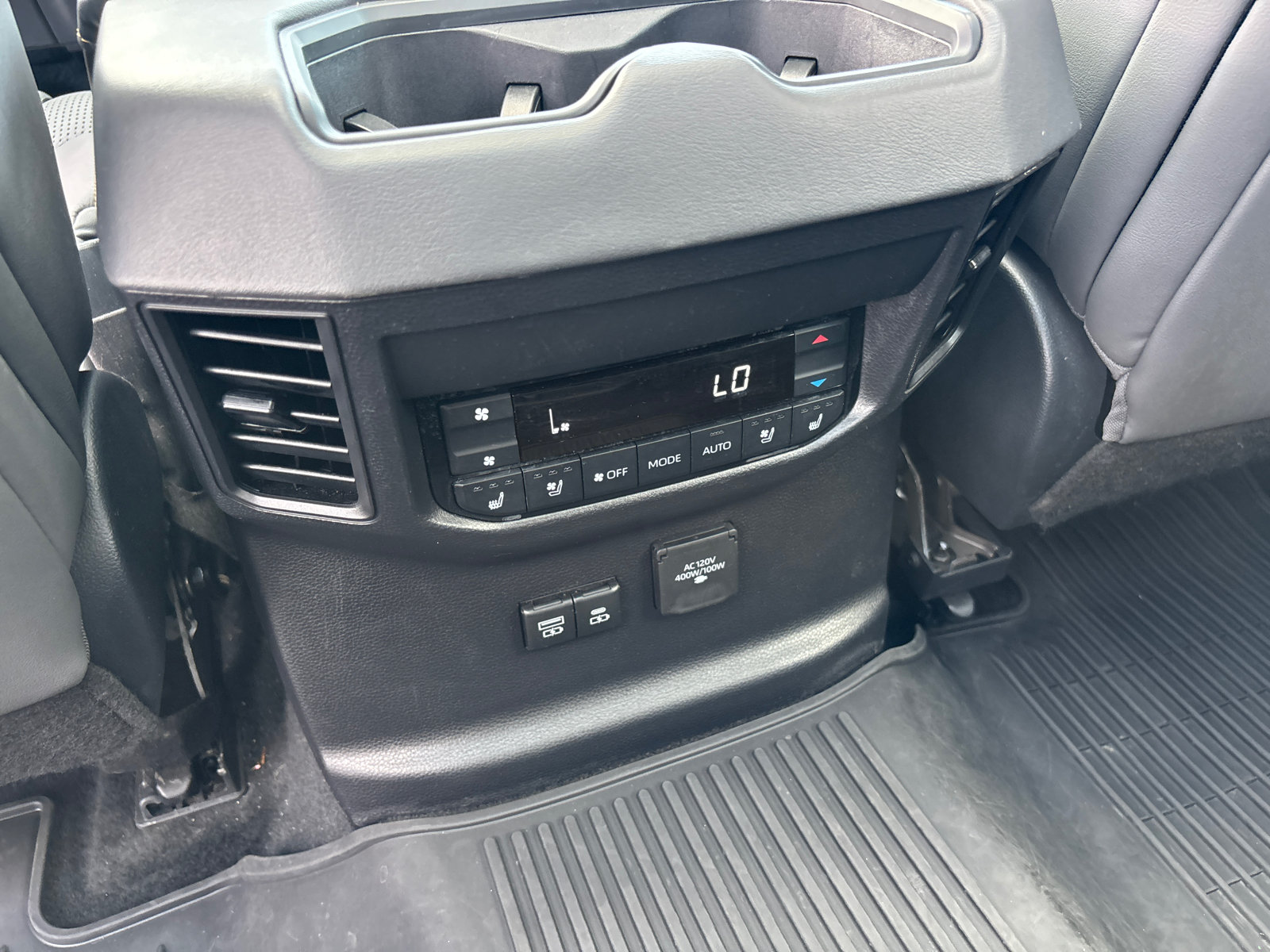 Used 2026 Toyota Sequoia Capstone AWD/4WD image 32