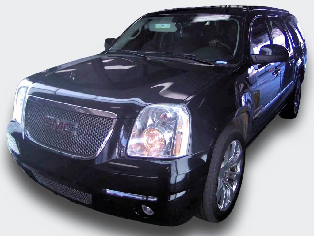 Used 2011 GMC Yukon XL Denali image 2